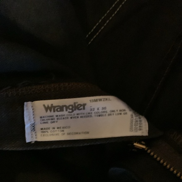 Wrangler cowboy cut 32 x 30 NWT, black - Picture 3 of 4